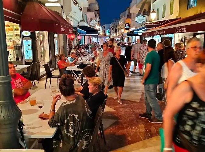 1ª Linea Playa Garaje Piscinas Terraza Apartamento