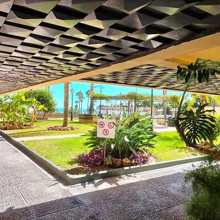 1ª Linea Playa Garaje Piscinas Terraza Apartament